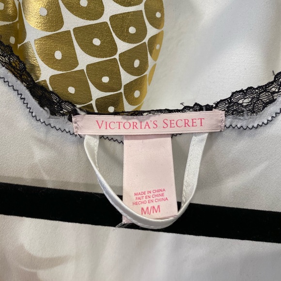 Victoria’s Secret Rare Bombshell White Satin Robe - Picture 3 of 8